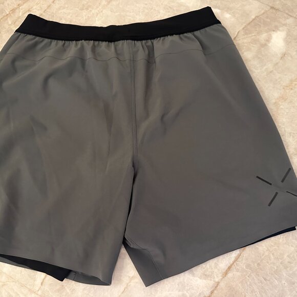 Ten Thousand 7" Interval Short with liner - Picture 2 of 6